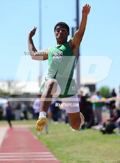 Thumbnail 2 in UIL 1A Region 3 Districts 17&18 Area Championships photogallery.