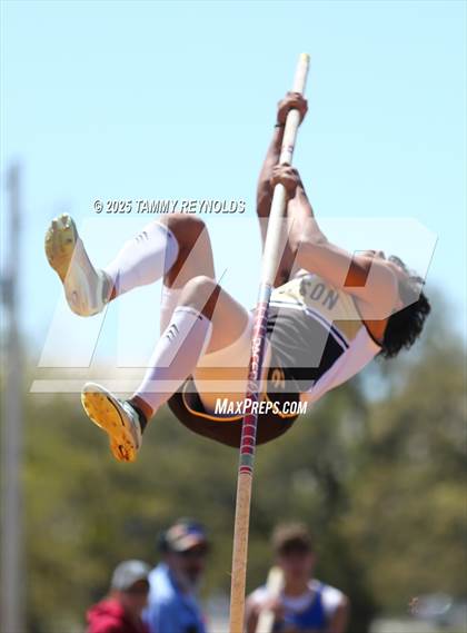 Thumbnail 1 in UIL 1A Region 3 Districts 17&18 Area Championships photogallery.