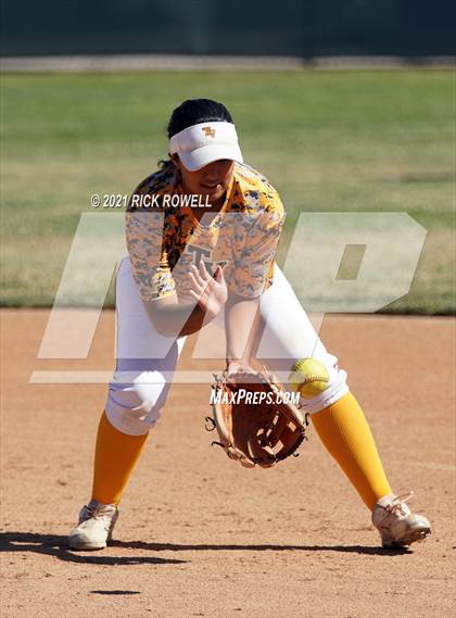 Thumbnail 2 in Great Oak @ Temecula Valley photogallery.