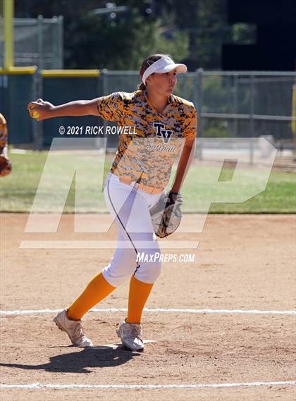 Thumbnail 1 in Great Oak @ Temecula Valley photogallery.