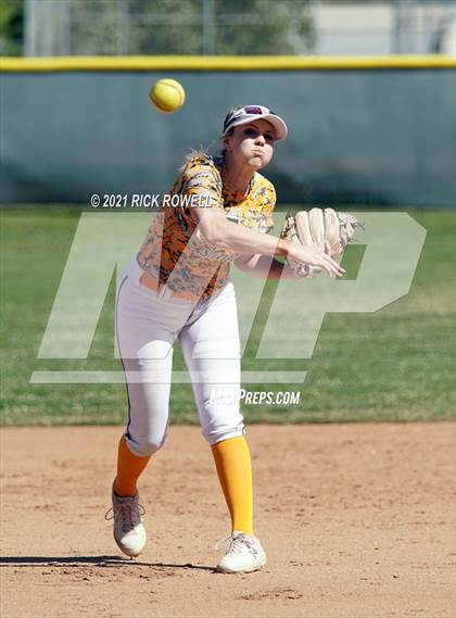 Thumbnail 3 in Great Oak @ Temecula Valley photogallery.