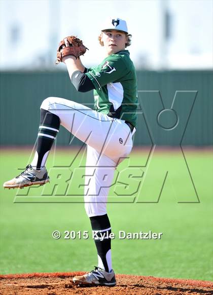 Thumbnail 2 in Iowa Park vs Lake Worth (Walker Stallcup Tournament) photogallery.