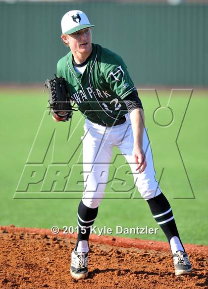 Thumbnail 1 in Iowa Park vs Lake Worth (Walker Stallcup Tournament) photogallery.
