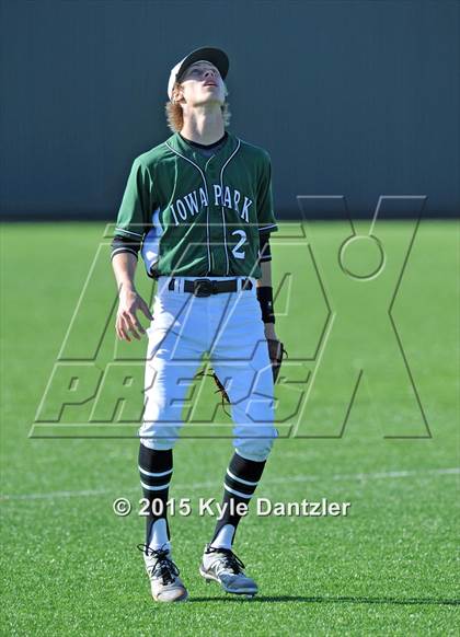 Thumbnail 1 in Iowa Park vs Lake Worth (Walker Stallcup Tournament) photogallery.