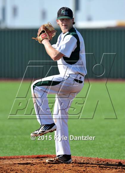 Thumbnail 1 in Iowa Park vs Lake Worth (Walker Stallcup Tournament) photogallery.