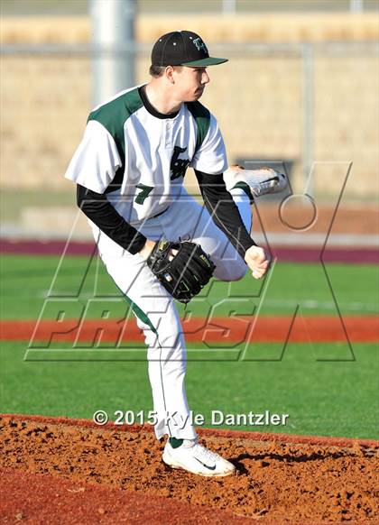 Thumbnail 1 in Iowa Park vs Lake Worth (Walker Stallcup Tournament) photogallery.