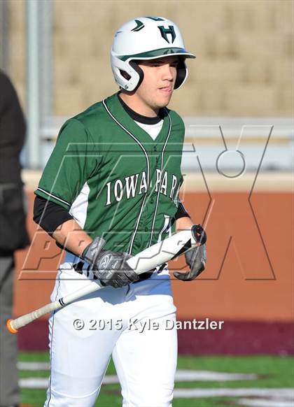 Thumbnail 3 in Iowa Park vs Lake Worth (Walker Stallcup Tournament) photogallery.