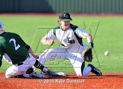 Thumbnail 2 in Iowa Park vs Lake Worth (Walker Stallcup Tournament) photogallery.