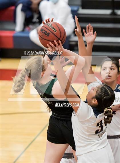 Thumbnail 3 in Basha vs Desert Vista (MLK Dream Classic) photogallery.