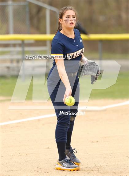 Thumbnail 3 in Lynnfield @ Pentucket Regional photogallery.