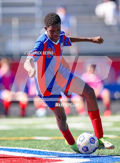 Thumbnail 3 in Grand Oaks @ Oak Ridge (Battle of the Oaks) photogallery.