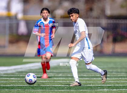 Thumbnail 3 in Grand Oaks @ Oak Ridge (Battle of the Oaks) photogallery.