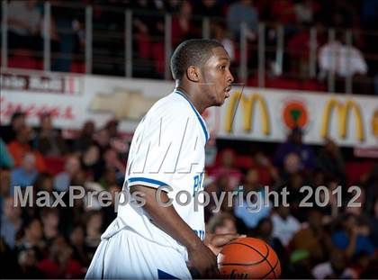 Thumbnail 2 in Warren vs Proviso East photogallery.