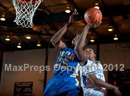 Thumbnail 1 in Warren vs Proviso East photogallery.