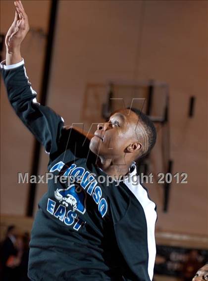 Thumbnail 1 in Warren vs Proviso East photogallery.