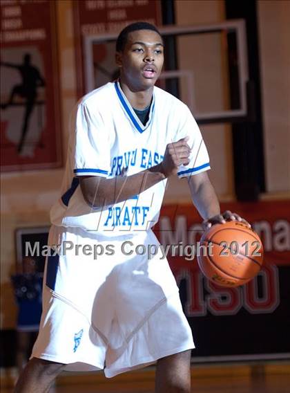 Thumbnail 2 in Warren vs Proviso East photogallery.