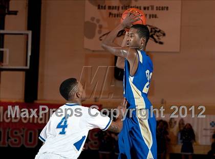 Thumbnail 3 in Warren vs Proviso East photogallery.