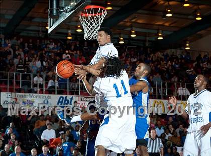 Thumbnail 2 in Warren vs Proviso East photogallery.