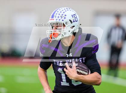 Thumbnail 1 in Richland @ Sumner (WIAA State 4A Playoffs) photogallery.