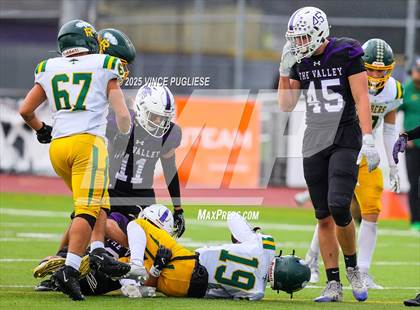 Thumbnail 3 in Richland @ Sumner (WIAA State 4A Playoffs) photogallery.