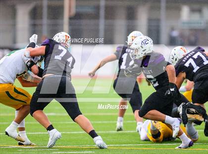 Thumbnail 3 in Richland @ Sumner (WIAA 4A Round 1) photogallery.