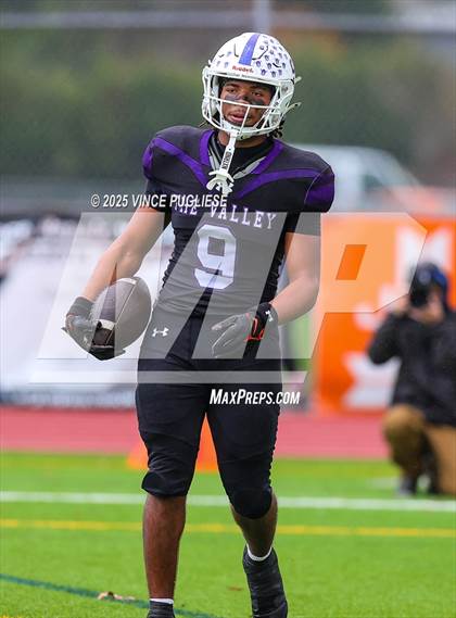 Thumbnail 1 in Richland @ Sumner (WIAA 4A Round 1) photogallery.