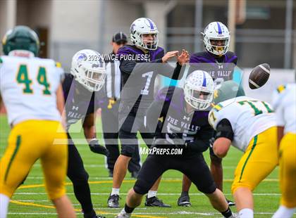 Thumbnail 3 in Richland @ Sumner (WIAA 4A Round 1) photogallery.