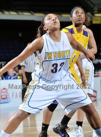 Thumbnail 2 in JW North vs. Lynwood (CIF SS D2AA Final) photogallery.
