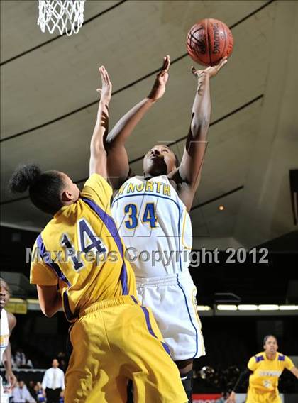 Thumbnail 3 in JW North vs. Lynwood (CIF SS D2AA Final) photogallery.
