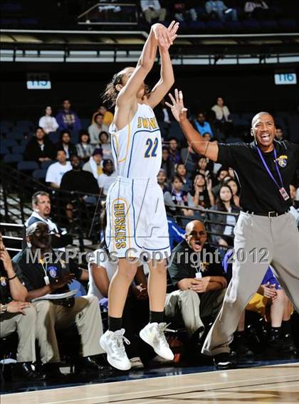 Thumbnail 1 in JW North vs. Lynwood (CIF SS D2AA Final) photogallery.