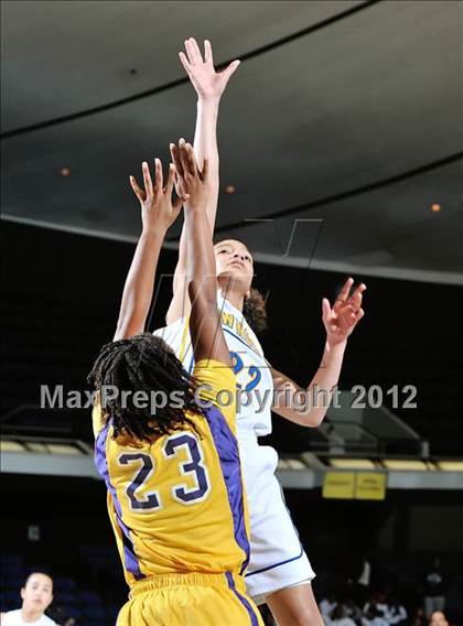Thumbnail 3 in JW North vs. Lynwood (CIF SS D2AA Final) photogallery.