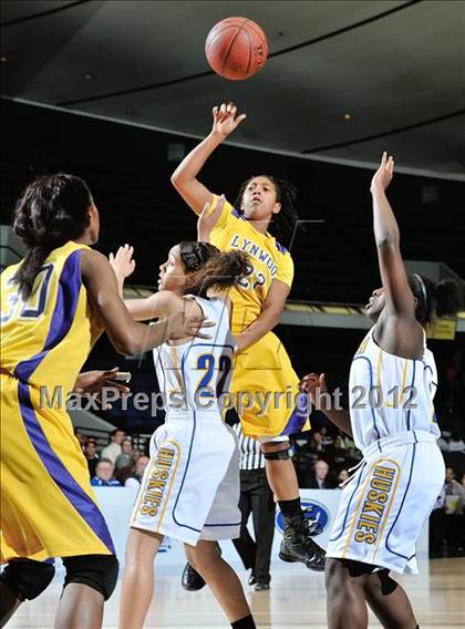Thumbnail 1 in JW North vs. Lynwood (CIF SS D2AA Final) photogallery.
