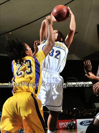 Thumbnail 1 in JW North vs. Lynwood (CIF SS D2AA Final) photogallery.