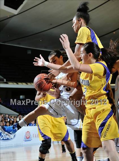 Thumbnail 3 in JW North vs. Lynwood (CIF SS D2AA Final) photogallery.