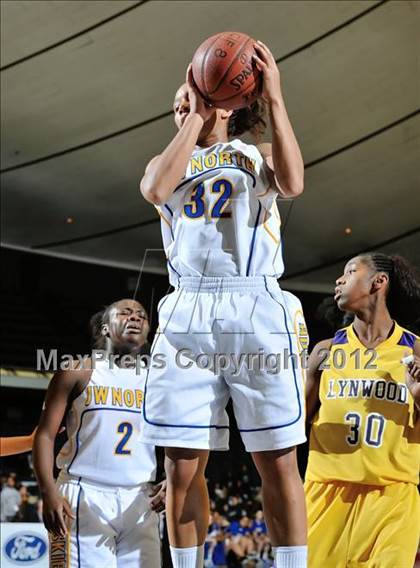 Thumbnail 2 in JW North vs. Lynwood (CIF SS D2AA Final) photogallery.