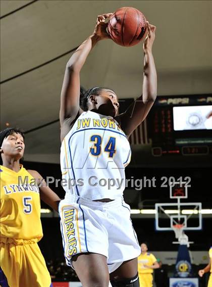 Thumbnail 2 in JW North vs. Lynwood (CIF SS D2AA Final) photogallery.