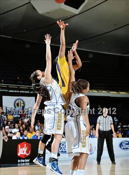 Thumbnail 3 in JW North vs. Lynwood (CIF SS D2AA Final) photogallery.
