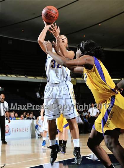 Thumbnail 1 in JW North vs. Lynwood (CIF SS D2AA Final) photogallery.