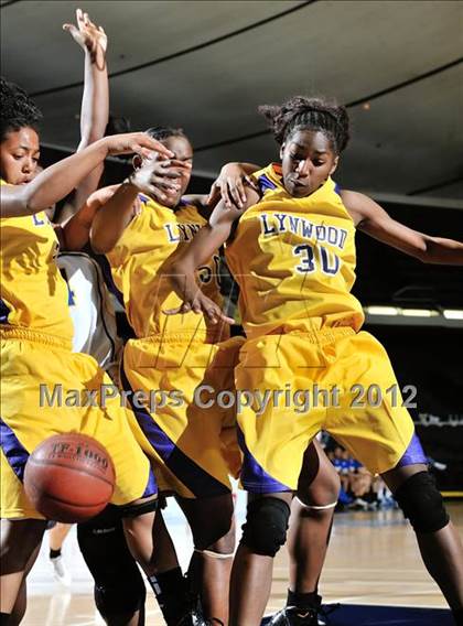 Thumbnail 1 in JW North vs. Lynwood (CIF SS D2AA Final) photogallery.