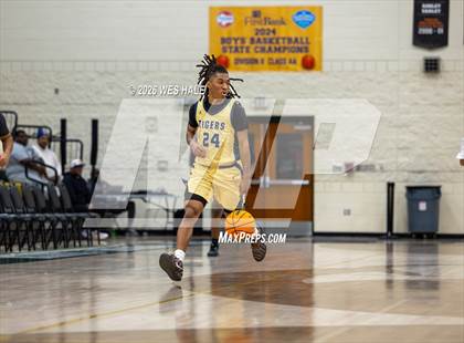 Thumbnail 1 in Lee vs. Arlington photogallery.