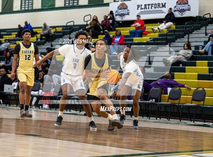 Thumbnail 2 in Lee vs. Arlington photogallery.