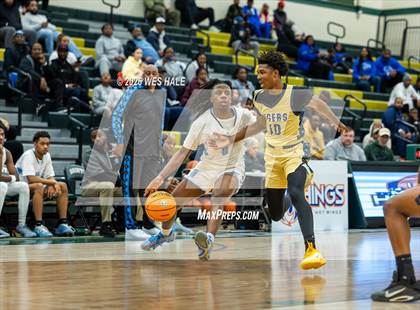 Thumbnail 1 in Lee vs. Arlington photogallery.