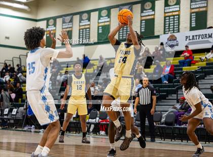 Thumbnail 1 in Lee vs. Arlington photogallery.