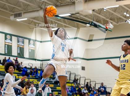 Thumbnail 2 in Lee vs. Arlington photogallery.