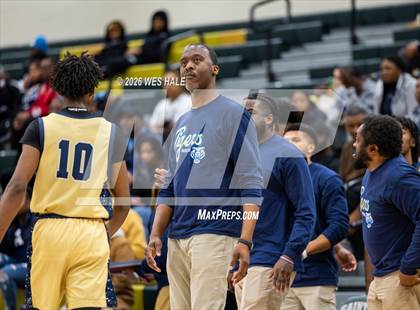 Thumbnail 2 in Lee vs. Arlington photogallery.