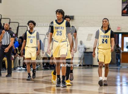 Thumbnail 1 in Lee vs. Arlington photogallery.