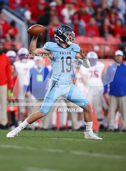 Thumbnail 3 in Valor Christian vs. Cherry Creek (CHSAA 5A Final) photogallery.
