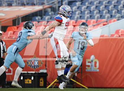 Thumbnail 1 in Valor Christian vs. Cherry Creek (CHSAA 5A Final) photogallery.