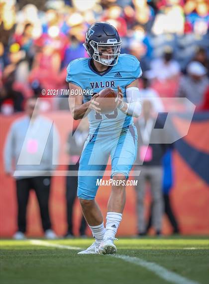 Thumbnail 3 in Valor Christian vs. Cherry Creek (CHSAA 5A Final) photogallery.