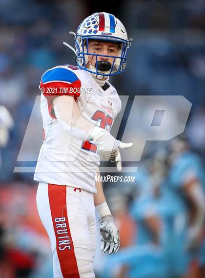 Thumbnail 3 in Valor Christian vs. Cherry Creek (CHSAA 5A Final) photogallery.